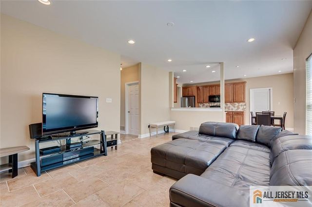 6 Aster Way, South Brunswick, NJ 08810