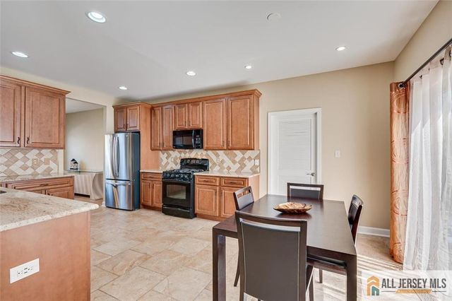 6 Aster Way, South Brunswick, NJ 08810