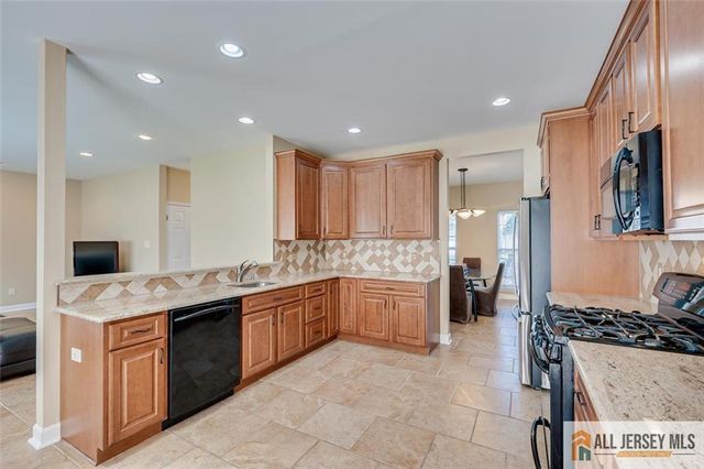 6 Aster Way, South Brunswick, NJ 08810