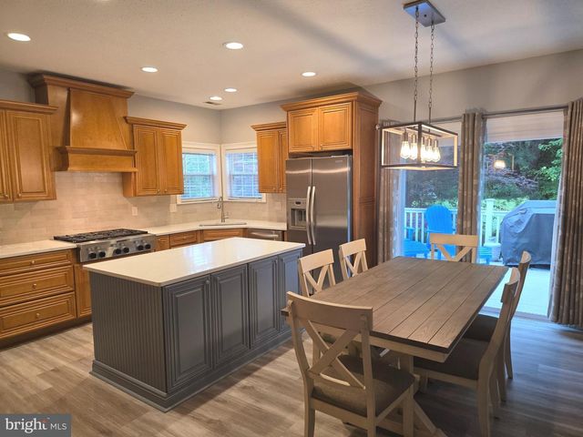 2441 KEMPER RD, Crofton, MD 21114