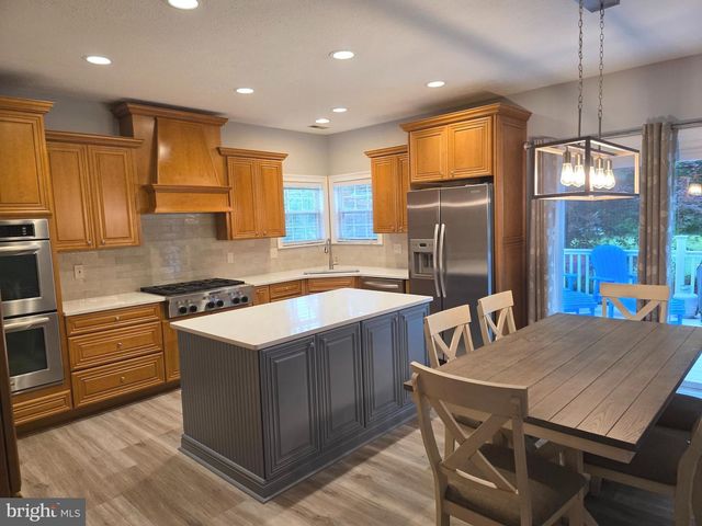2441 KEMPER RD, Crofton, MD 21114