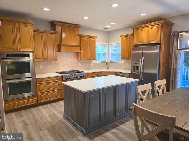2441 KEMPER RD, Crofton, MD 21114