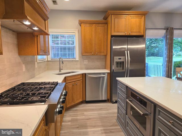 2441 KEMPER RD, Crofton, MD 21114