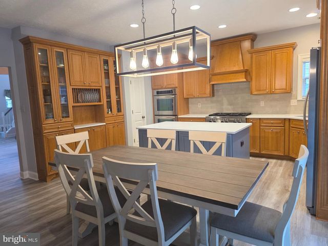 2441 KEMPER RD, Crofton, MD 21114