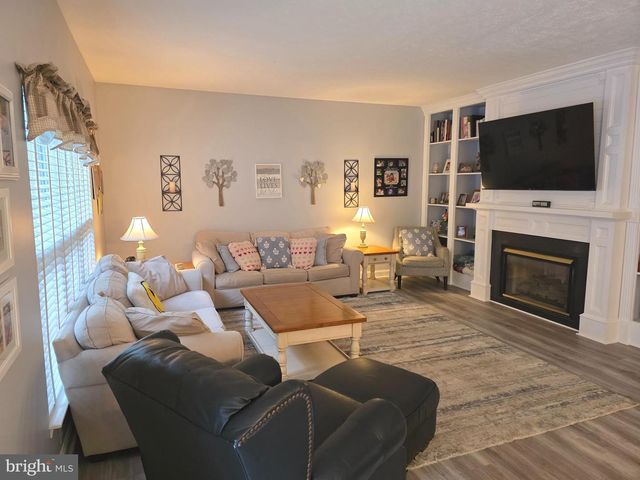 2441 KEMPER RD, Crofton, MD 21114