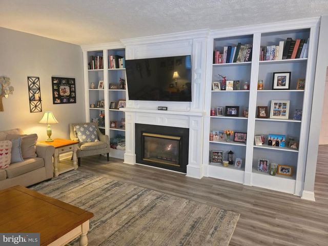 2441 KEMPER RD, Crofton, MD 21114