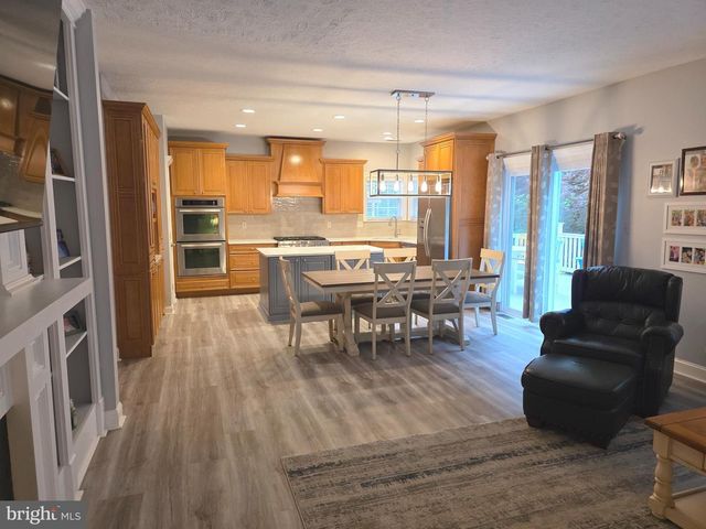 2441 KEMPER RD, Crofton, MD 21114