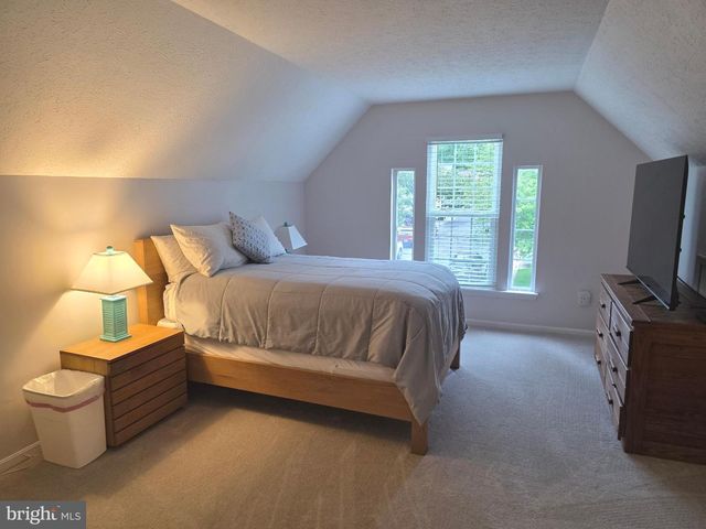 2441 KEMPER RD, Crofton, MD 21114