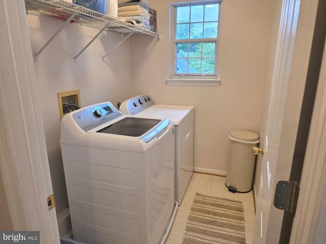2441 KEMPER RD, Crofton, MD 21114