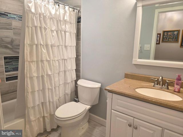 2441 KEMPER RD, Crofton, MD 21114
