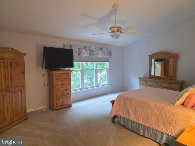 2441 KEMPER RD, Crofton, MD 21114
