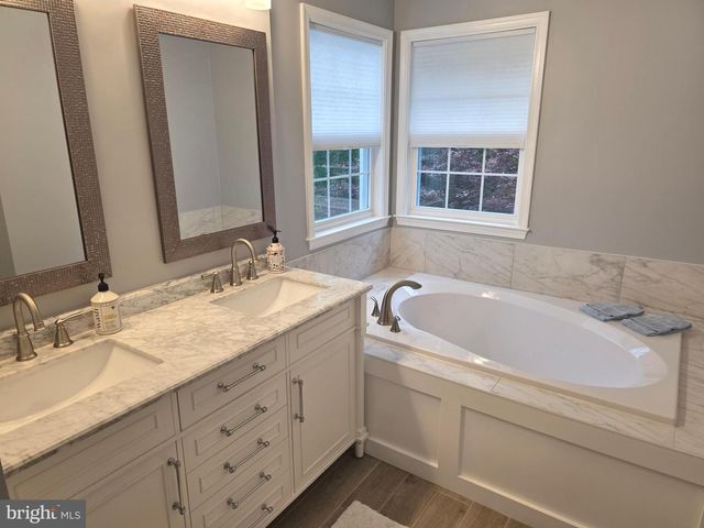 2441 KEMPER RD, Crofton, MD 21114