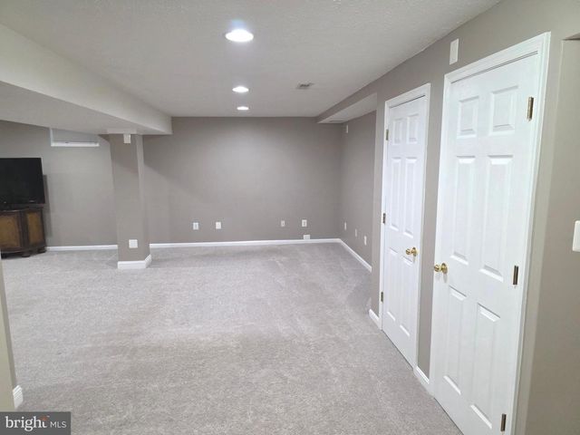 2441 KEMPER RD, Crofton, MD 21114