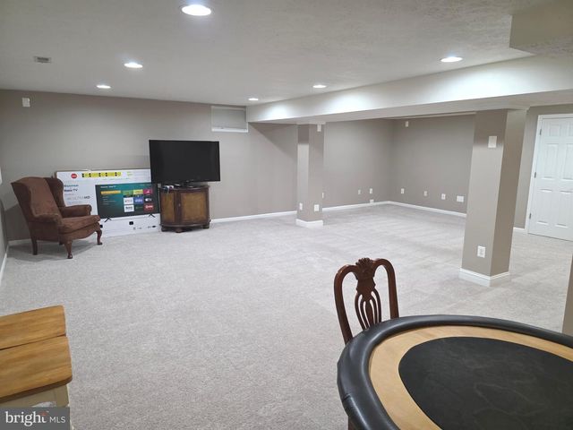 2441 KEMPER RD, Crofton, MD 21114