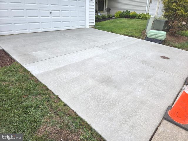 2441 KEMPER RD, Crofton, MD 21114