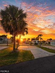 19681 Summerlin #40 RD, Fort Myers, FL 33908