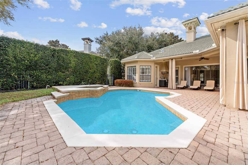 Image 11 of property listing at 6560 LAKE BURDEN VIEW, Windermere, FL 34786
