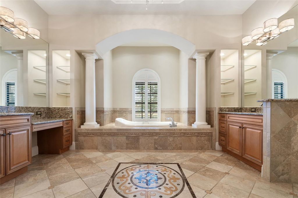 Image 13 of property listing at 6560 LAKE BURDEN VIEW, Windermere, FL 34786