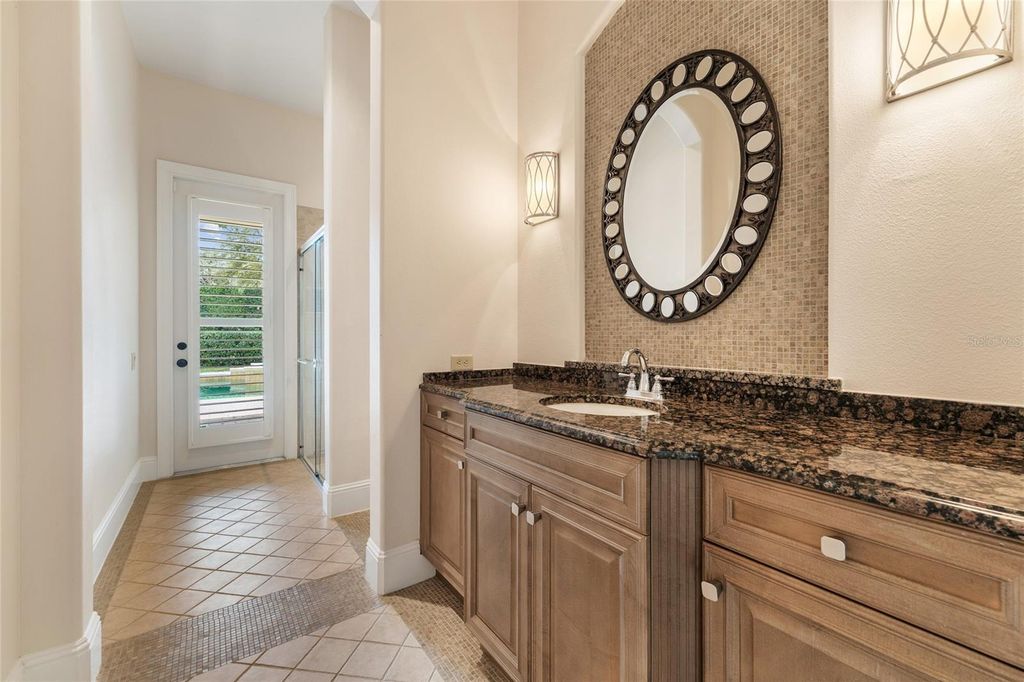 Image 20 of property listing at 6560 LAKE BURDEN VIEW, Windermere, FL 34786