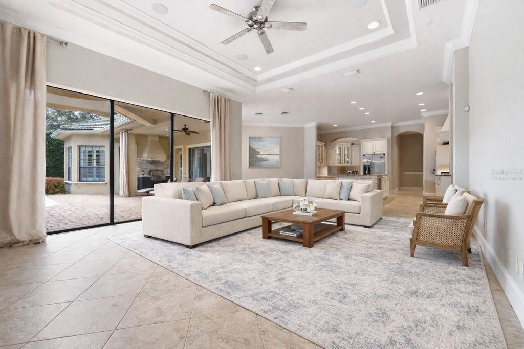 Image 3 of property listing at 6560 LAKE BURDEN VIEW, Windermere, FL 34786