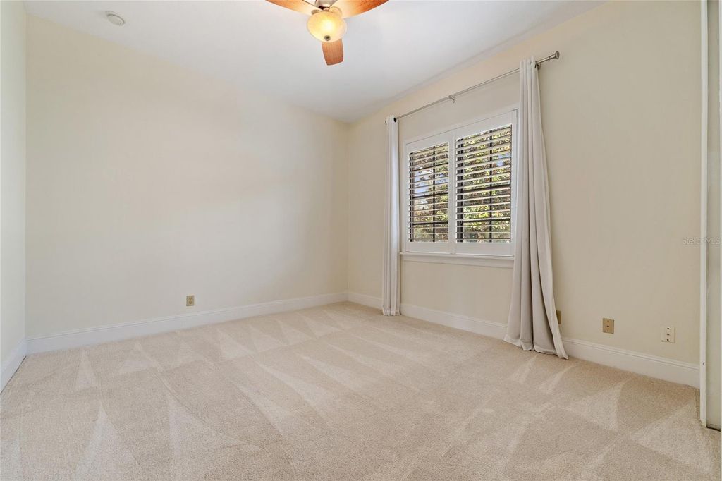 Image 22 of property listing at 6560 LAKE BURDEN VIEW, Windermere, FL 34786