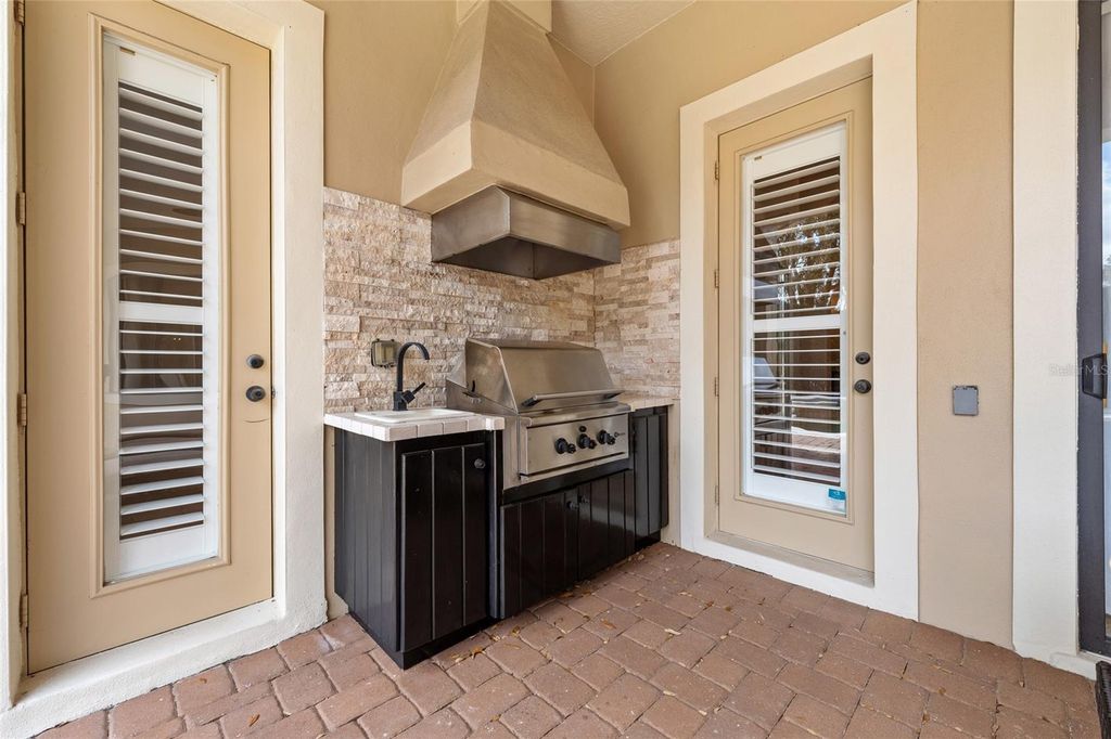 Image 28 of property listing at 6560 LAKE BURDEN VIEW, Windermere, FL 34786