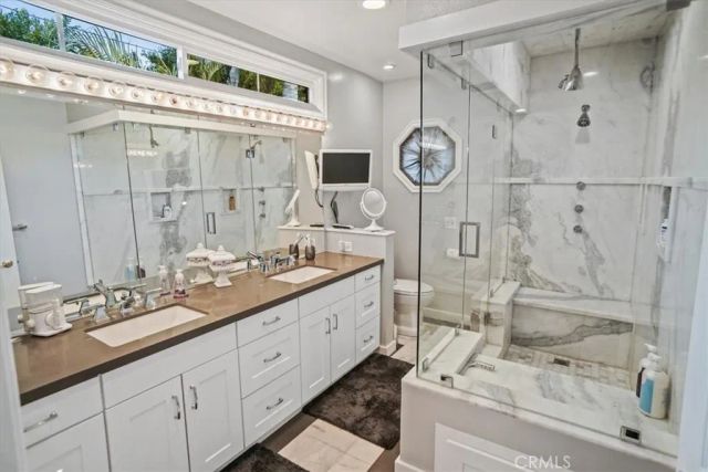 10419 Bloomfield Street, Toluca Lake, CA 91602