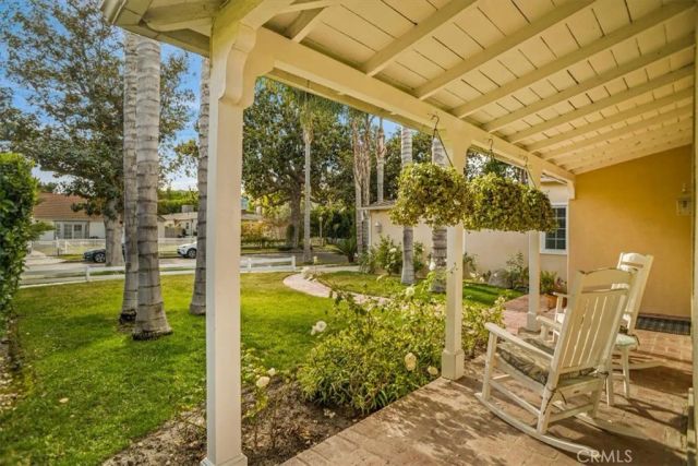 10419 Bloomfield Street, Toluca Lake, CA 91602