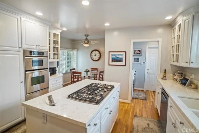 10419 Bloomfield Street, Toluca Lake, CA 91602