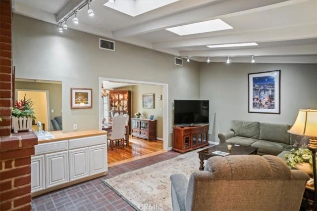 10419 Bloomfield Street, Toluca Lake, CA 91602