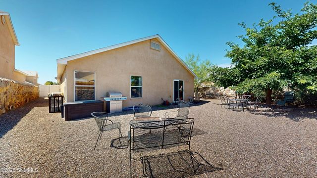1101 Kilbourne Hole Drive, Las Cruces, NM 88012