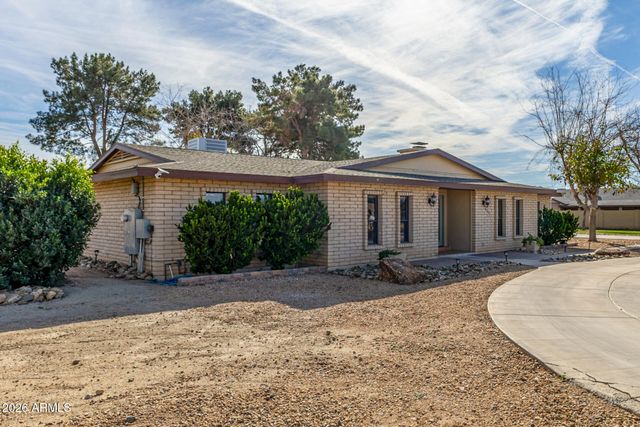 8201 W COUNTRY GABLES Drive, Peoria, AZ 85381