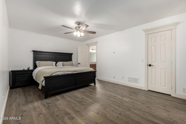 8201 W COUNTRY GABLES Drive, Peoria, AZ 85381