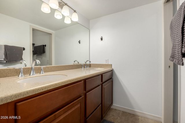 8201 W COUNTRY GABLES Drive, Peoria, AZ 85381