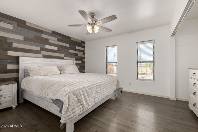 8201 W COUNTRY GABLES Drive, Peoria, AZ 85381