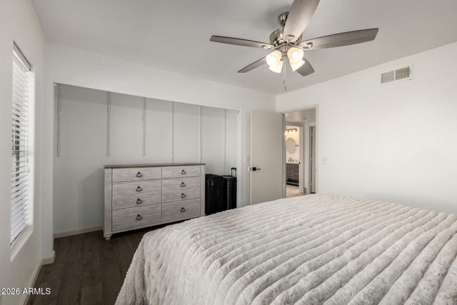 8201 W COUNTRY GABLES Drive, Peoria, AZ 85381