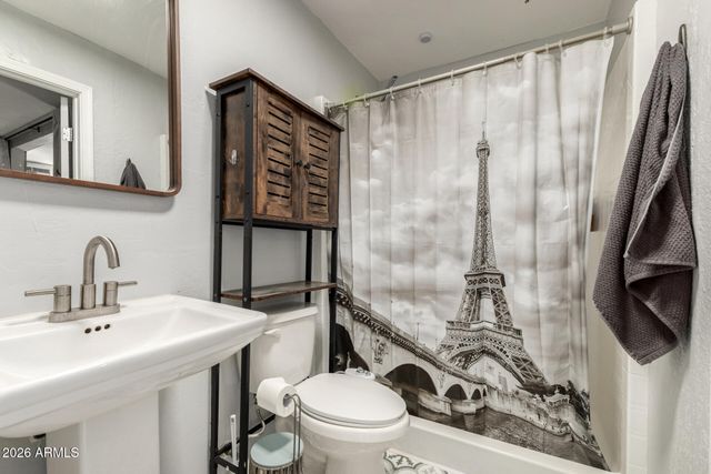 8201 W COUNTRY GABLES Drive, Peoria, AZ 85381