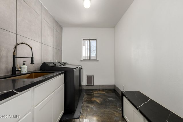 8201 W COUNTRY GABLES Drive, Peoria, AZ 85381