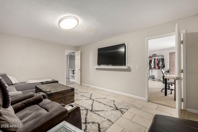 8201 W COUNTRY GABLES Drive, Peoria, AZ 85381