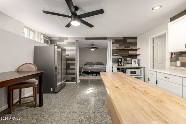 8201 W COUNTRY GABLES Drive, Peoria, AZ 85381