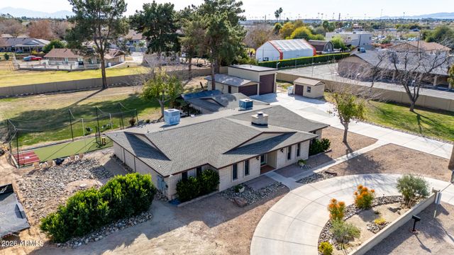 8201 W COUNTRY GABLES Drive, Peoria, AZ 85381