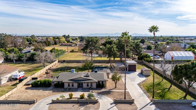 8201 W COUNTRY GABLES Drive, Peoria, AZ 85381