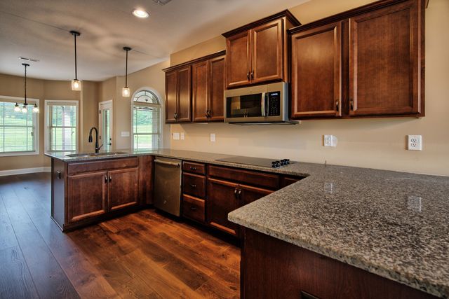 871 Shady Bluff Trail, Clarksville, TN 37043