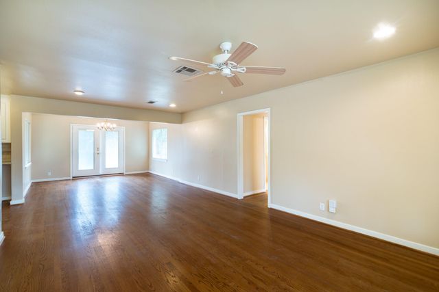 9718 Pine Lake Drive, Houston, TX 77055