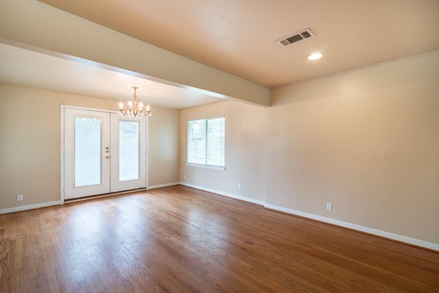 9718 Pine Lake Drive, Houston, TX 77055