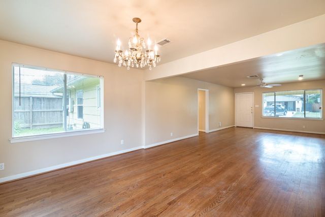 9718 Pine Lake Drive, Houston, TX 77055