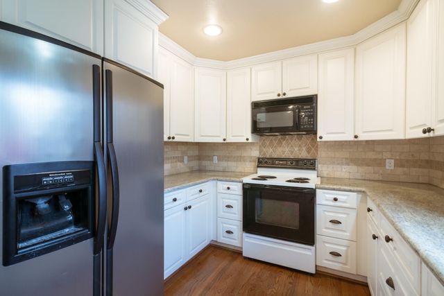 9718 Pine Lake Drive, Houston, TX 77055