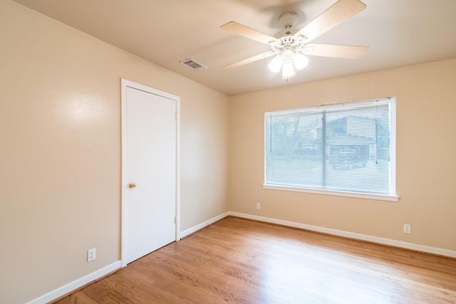 9718 Pine Lake Drive, Houston, TX 77055