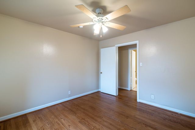 9718 Pine Lake Drive, Houston, TX 77055