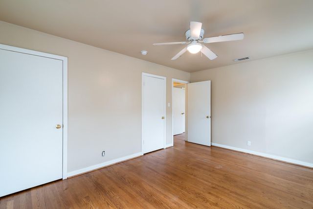 9718 Pine Lake Drive, Houston, TX 77055